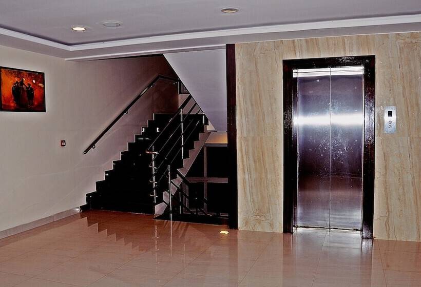 Hotel Mookambika Palace