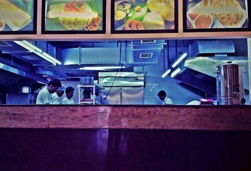 酒店 Mookambika Palace