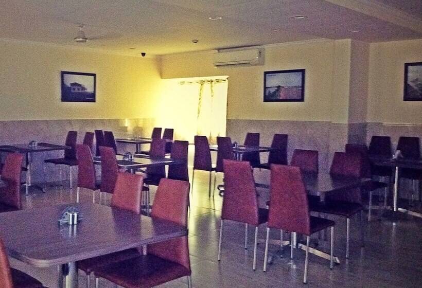 Hotel Mookambika Palace