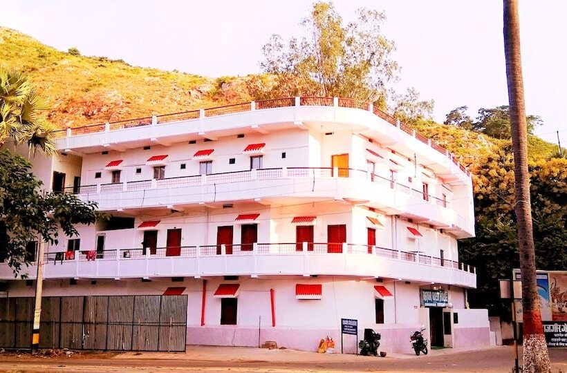 בית מלון כפרי Rajgir Guest House