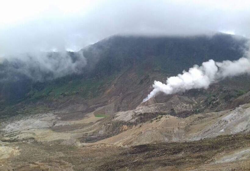 פנסיון Adk Papandayan Homestay & Tour