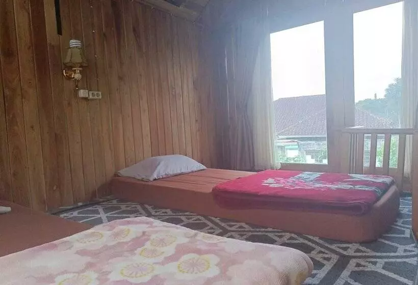 Majatalo Adk Papandayan Homestay & Tour