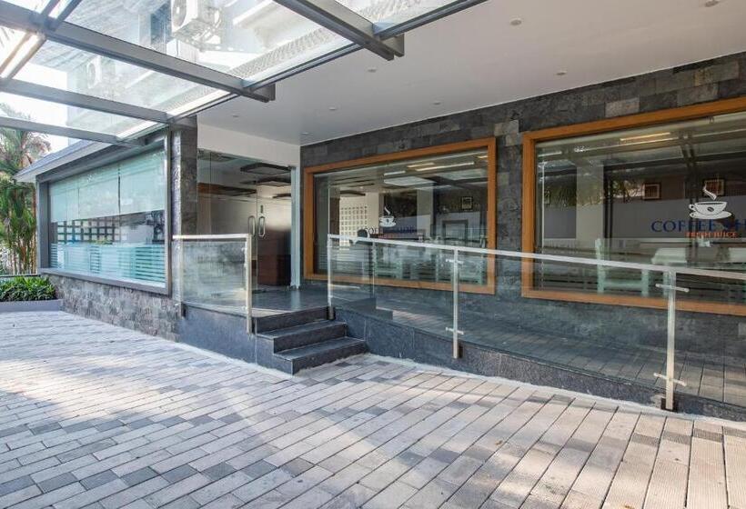 בית מלון כפרי Royal Residency