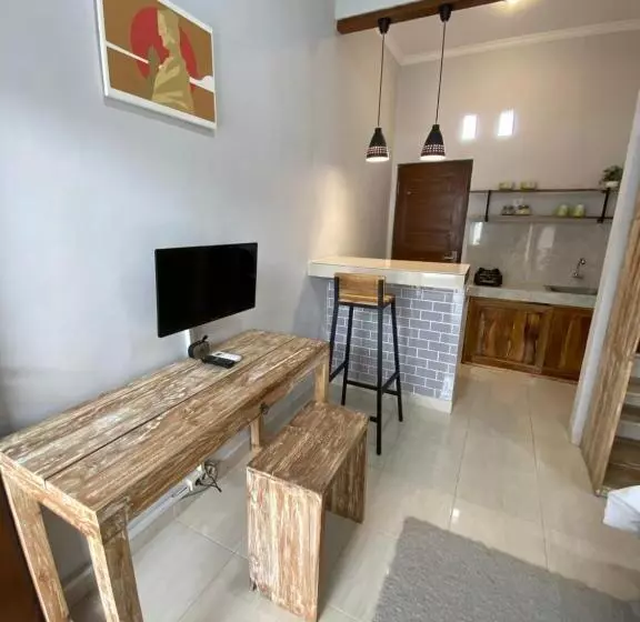ペンション Lagriya Guest House