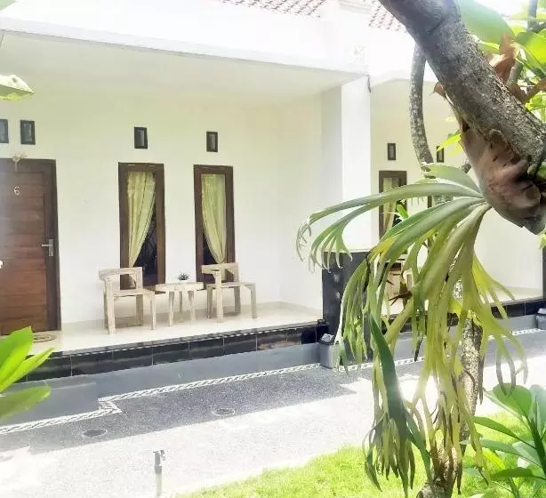 ペンション Lagriya Guest House
