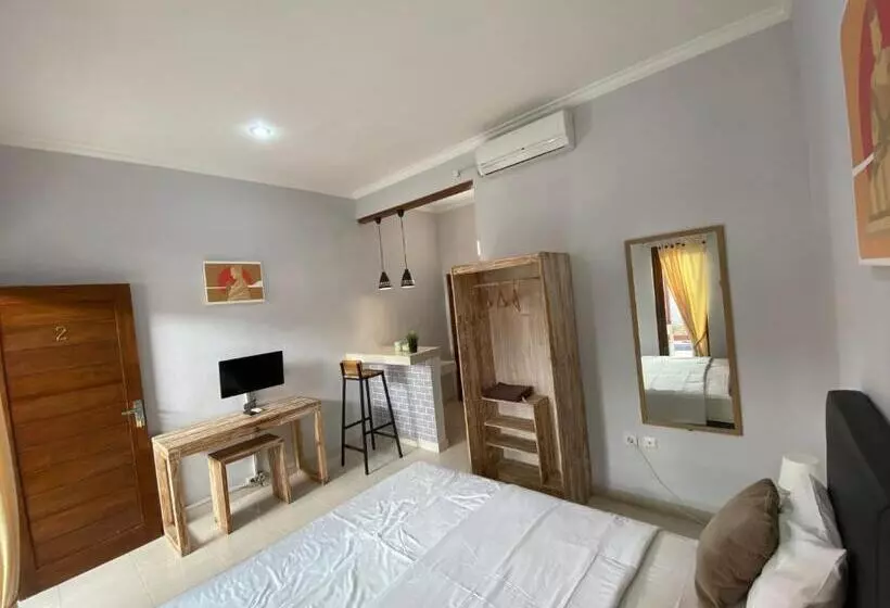 ペンション Lagriya Guest House