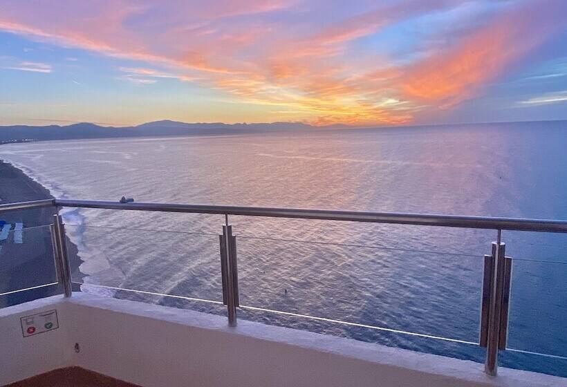 Apartamentos Castillo Del Vigía