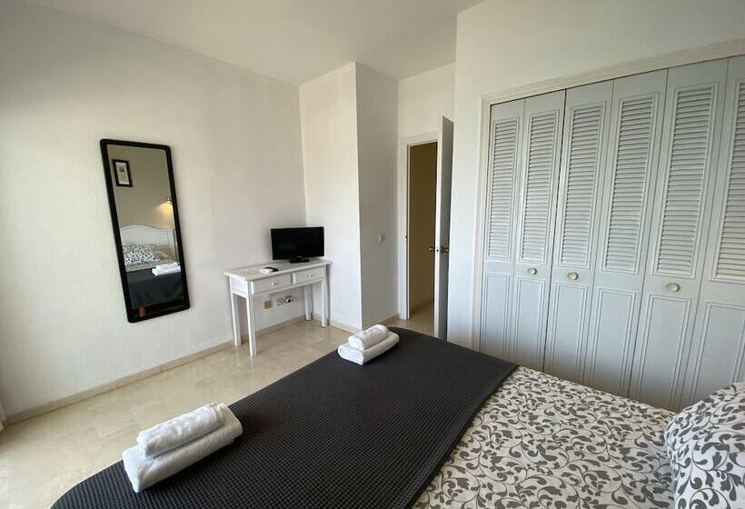 Apartamentos Castillo Del Vigía