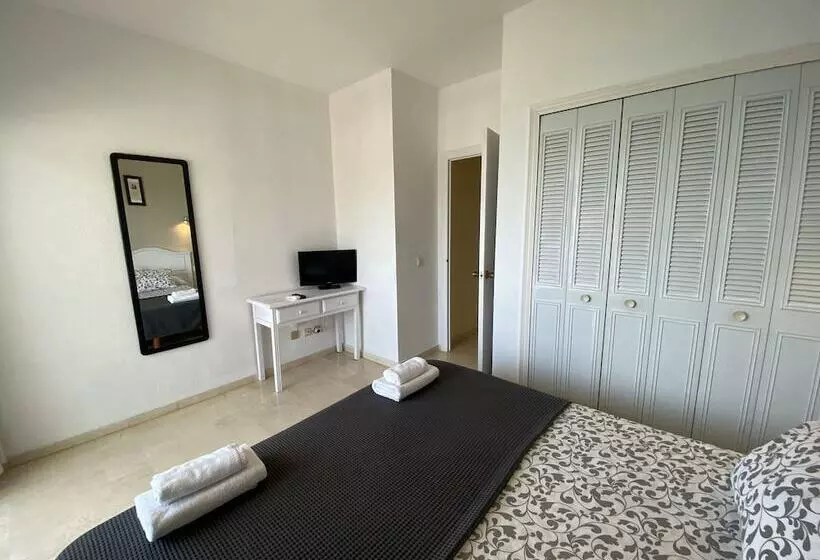 Apartamentos Castillo Del Vigía