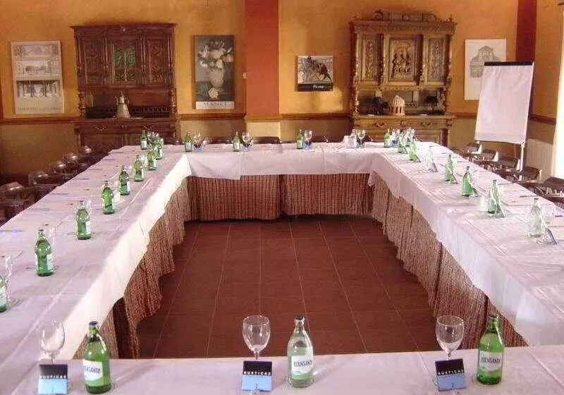 Отель Cortijo De Los Mimbrales