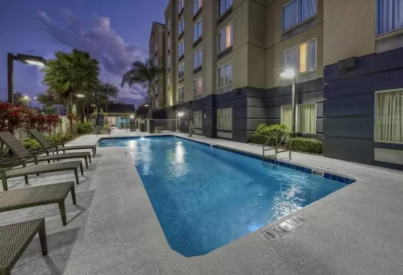 هتل Fairfield Inn And Suites By Marriott Orlando Near Universal Orlando