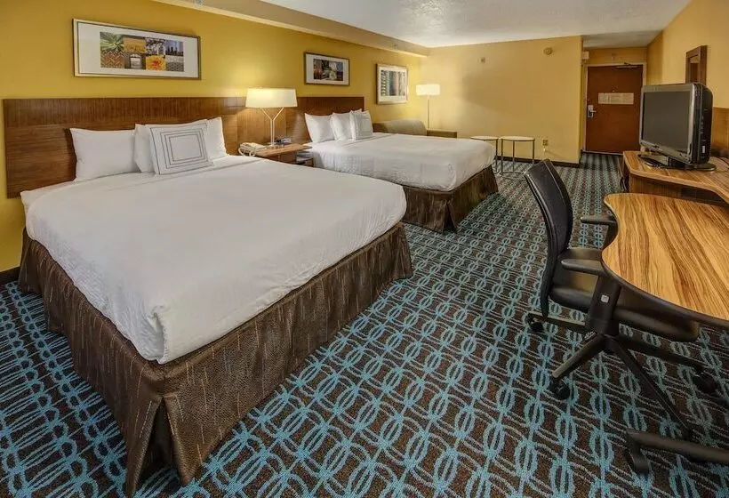 هتل Fairfield Inn And Suites By Marriott Orlando Near Universal Orlando
