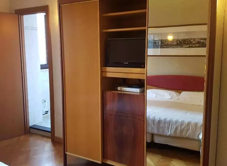 هتل Fori Imperiali Cavalieri