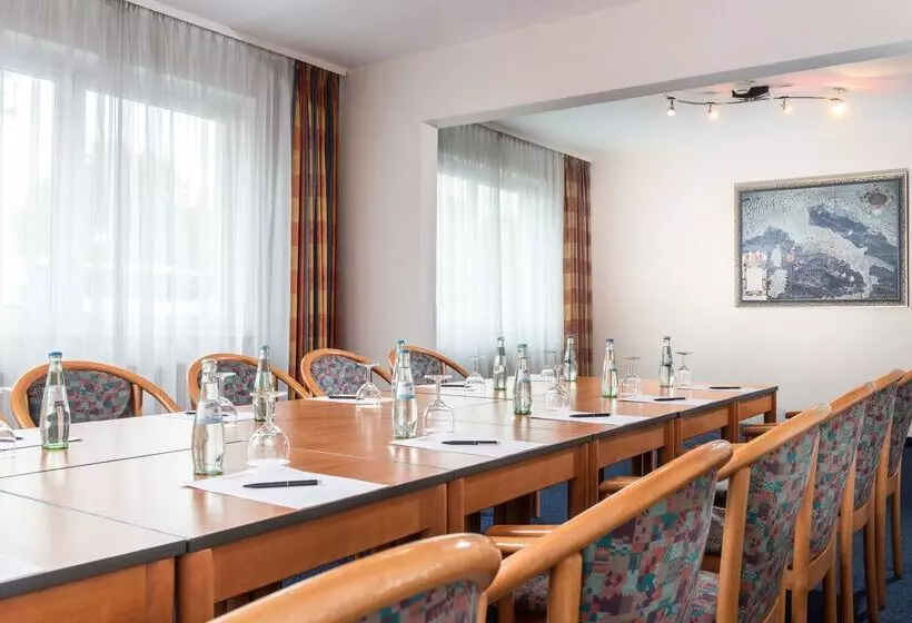 هتل Good Morning + Berlin City East