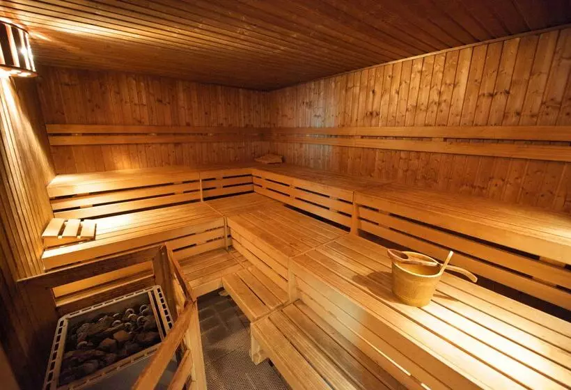 هتل Good Morning + Berlin City East