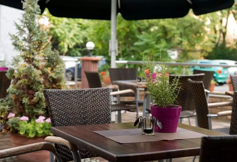 هتل Good Morning + Berlin City East