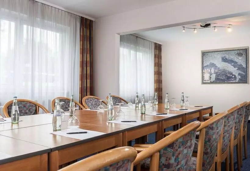 هتل Good Morning + Berlin City East