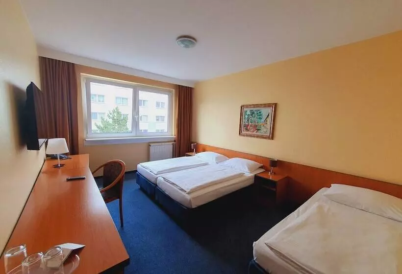 هتل Good Morning + Berlin City East