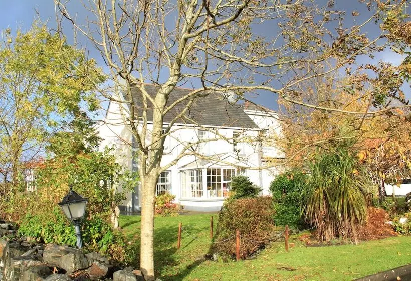 Отель Lake House