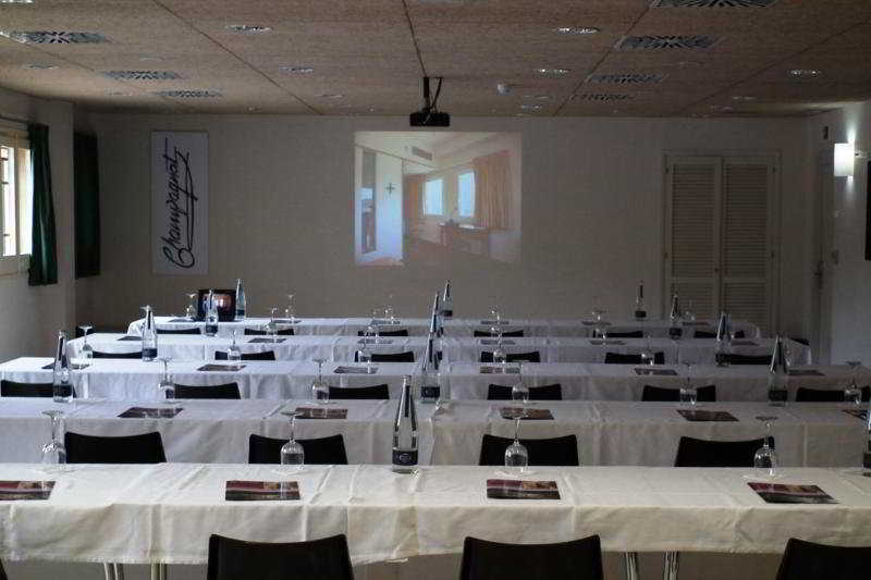 乡村酒店 Monestir De Les Avellanes