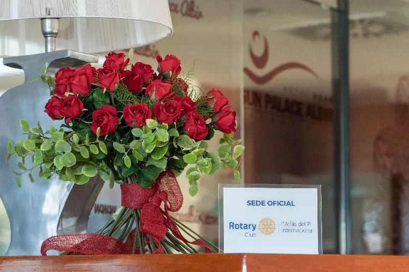 בית מלון כפרי Sun Palace Albir & Spa