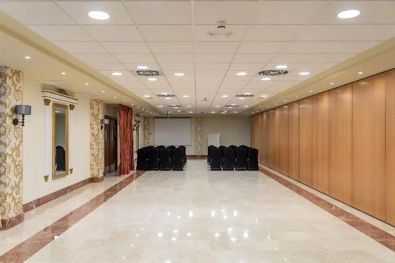 בית מלון כפרי Sun Palace Albir & Spa