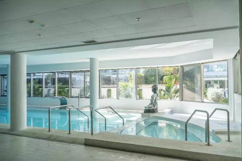 בית מלון כפרי Sun Palace Albir & Spa