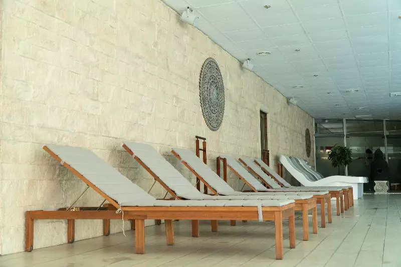 בית מלון כפרי Sun Palace Albir & Spa