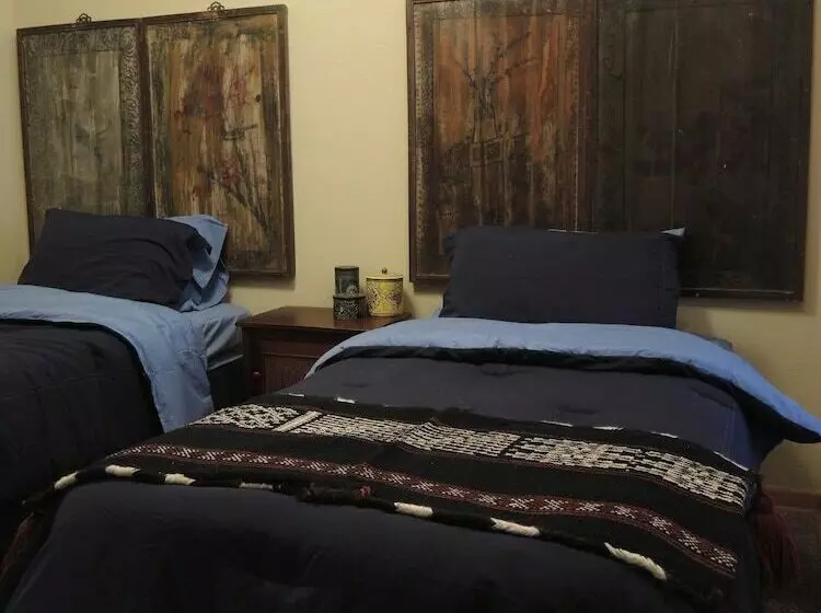 Aamiaismajoitus (B&B) Night Bird Ranch