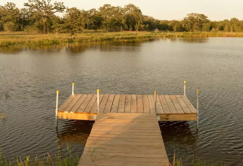 Aamiaismajoitus (B&B) Night Bird Ranch