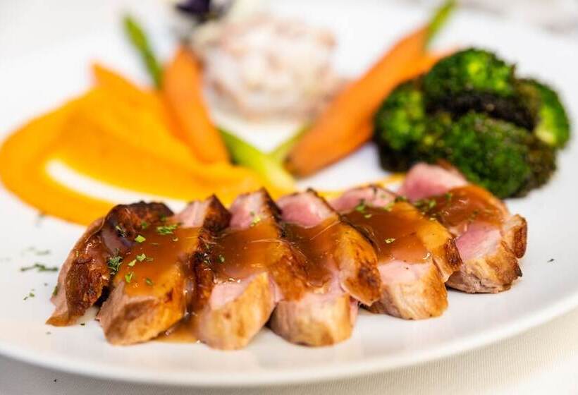 Отель Burke Manor Inn & Pavilion