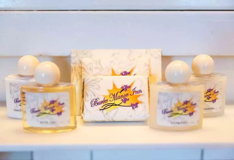 Hotelli Burke Manor Inn & Pavilion