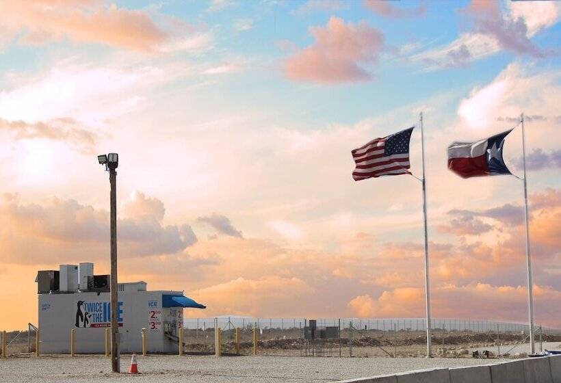 فندق Target Hospitality Mentone Skillman Station Lodge