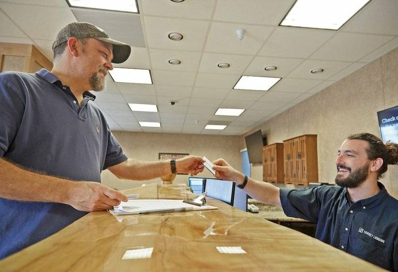 فندق Target Hospitality Mentone Skillman Station Lodge