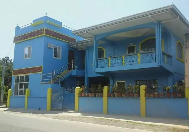 Ravara Natividad Pension House