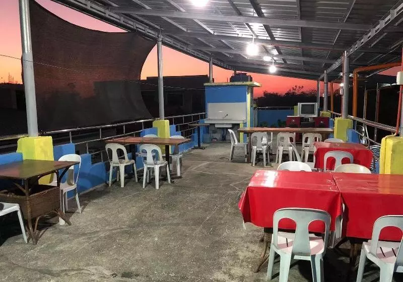 Ravara Natividad Pension House