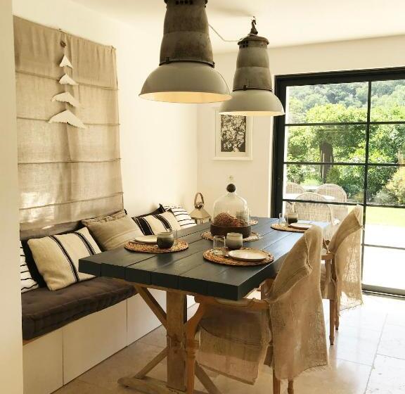 تختخواب و صبحانه Bastide Nomade   Guest House