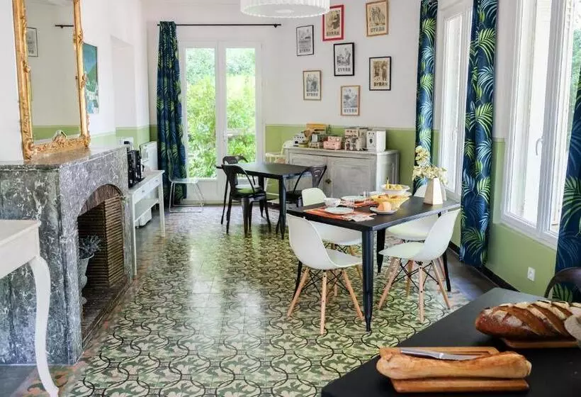 Aamiaismajoitus (B&B) Domaine Castell De Blés