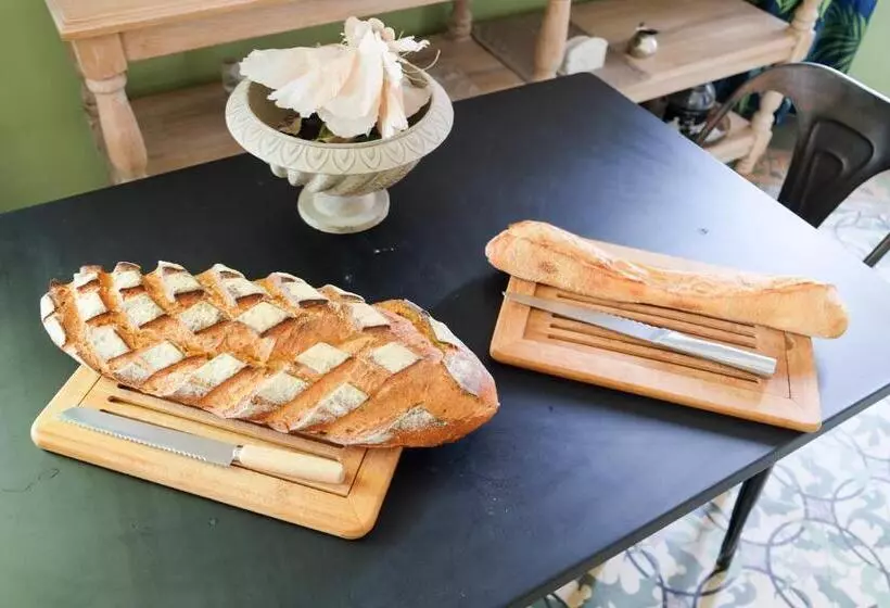 Aamiaismajoitus (B&B) Domaine Castell De Blés