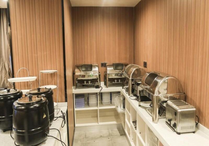 Lavande Hotel Nanchang Bayi Square Branch