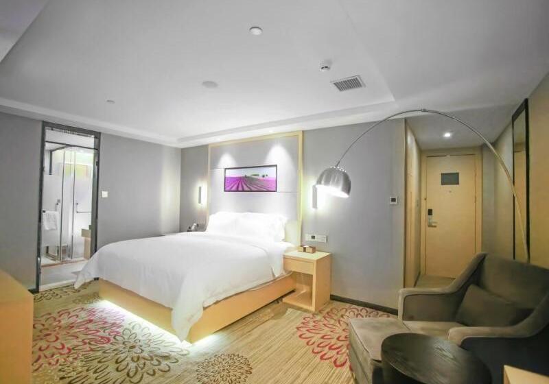 Lavande Hotel Nanchang Bayi Square Branch