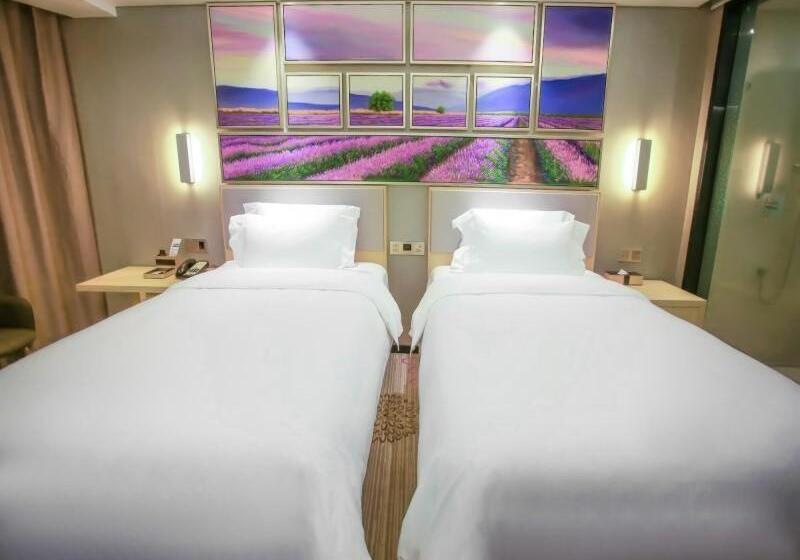 Lavande Hotel Nanchang Bayi Square Branch