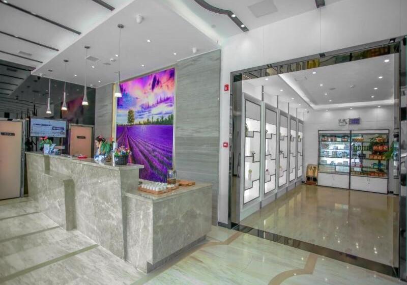 Lavande Hotel Nanchang Bayi Square Branch