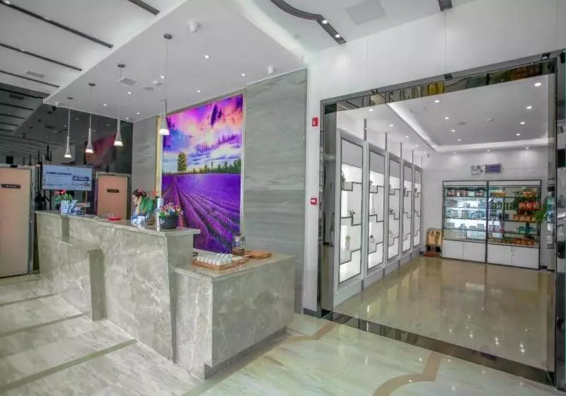 Lavande Hotel Nanchang Bayi Square Branch