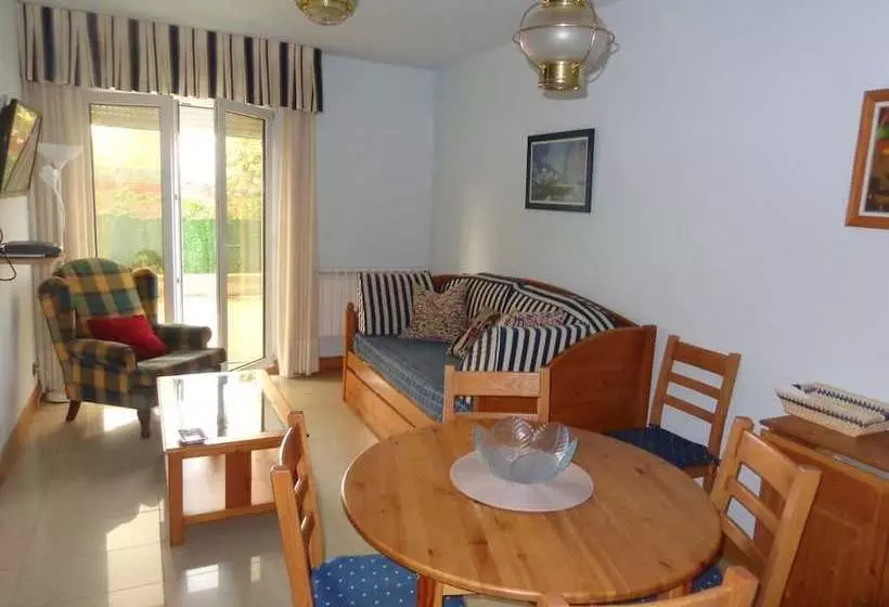 Apartamentos La Marina