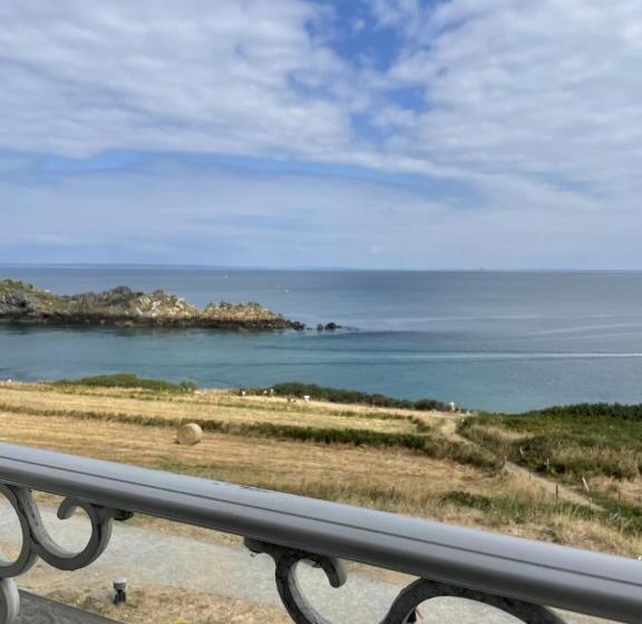 فندق Hôtel De La Pointe Du Grouin