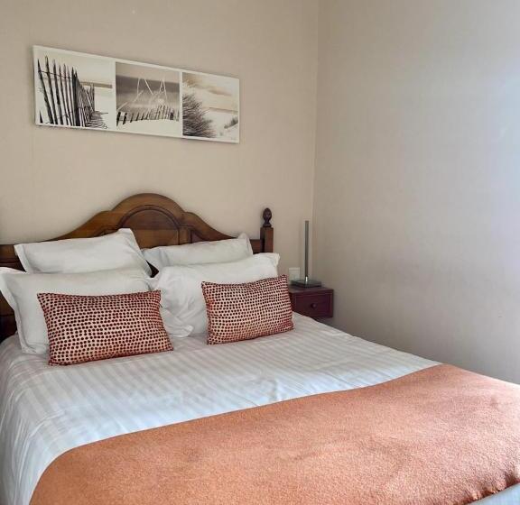 فندق Hôtel De La Pointe Du Grouin