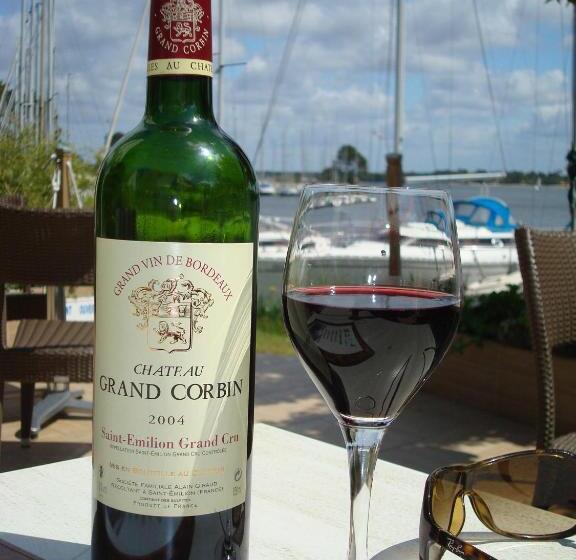 Отель La Caravelle Logis