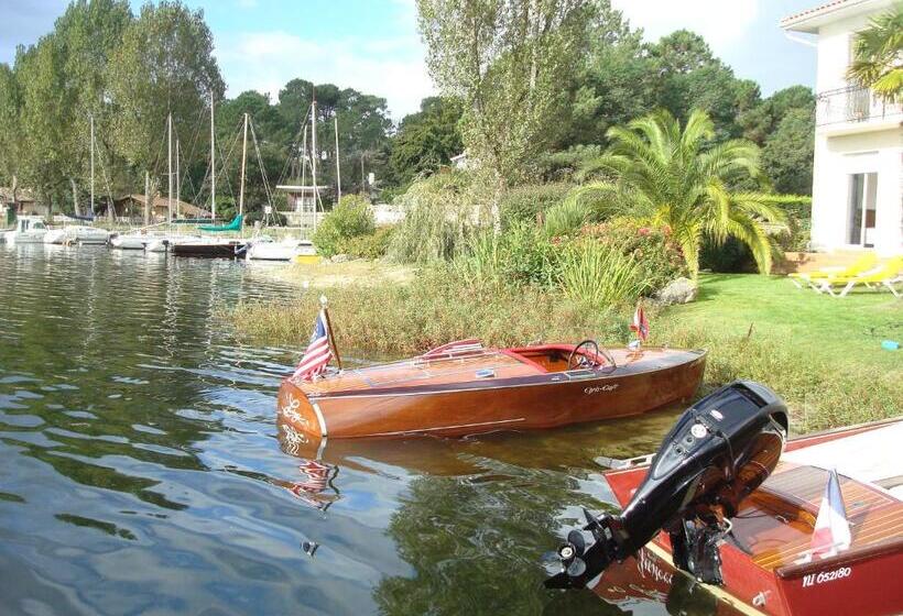 Отель La Caravelle Logis