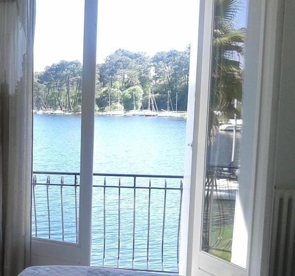 Отель La Caravelle Logis